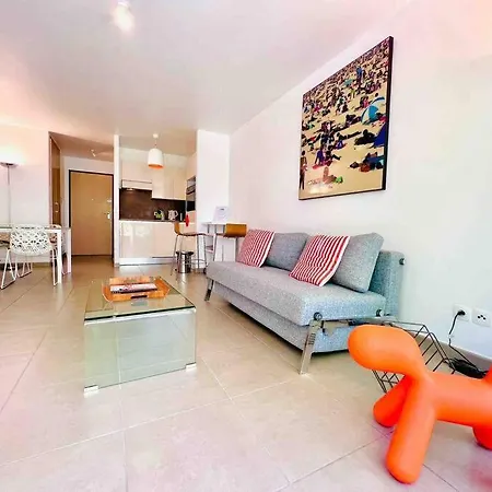 Le White Pearl : 4 Prs, Parking, Clim Αντίμπ