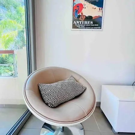 Appartement Le White Pearl : 4 Prs, Parking, Clim *