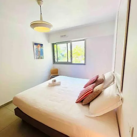 Le White Pearl : 4 Prs, Parking, Clim Appartement Antibes