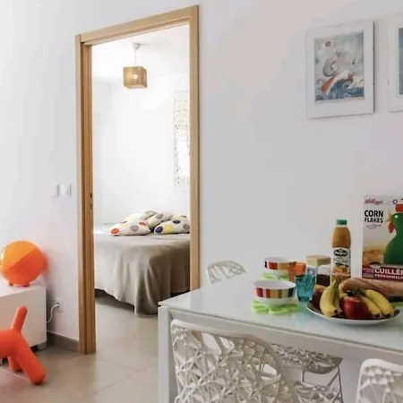 Апартаменты Le White Pearl : 4 Prs, Parking, Clim *