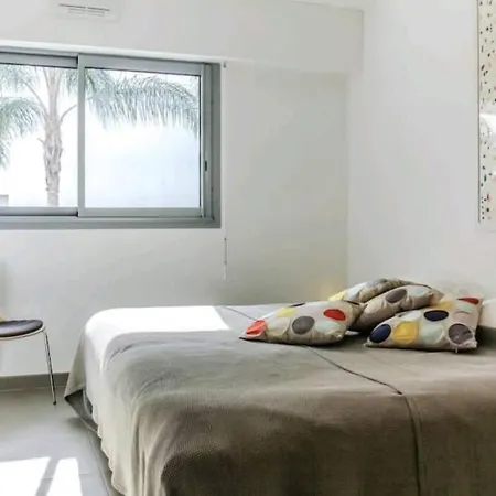 Le White Pearl : 4 Prs, Parking, Clim Apartment *