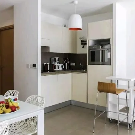 Le White Pearl : 4 Prs, Parking, Clim Antibes