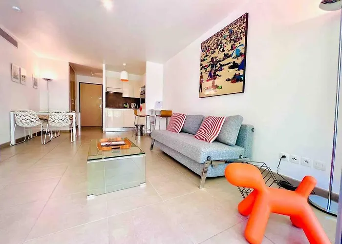 Le White Pearl : 4 Prs, Parking, Clim Αντίμπ