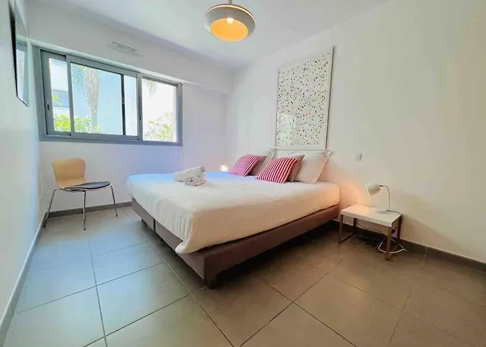 Appartamento Le White Pearl : 4 Prs, Parking, Clim