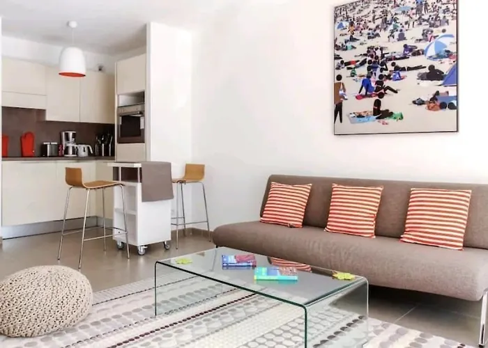 Le White Pearl : 4 Prs, Parking, Clim Appartamento