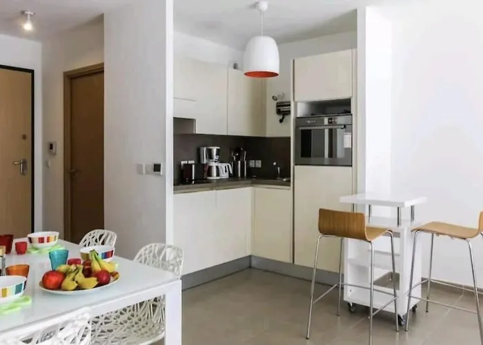 Le White Pearl : 4 Prs, Parking, Clim Antibes